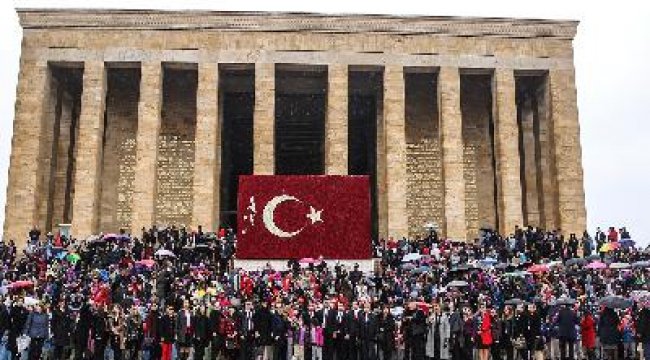 2 bin 500 öğrenciden Ata’ya ziyaret