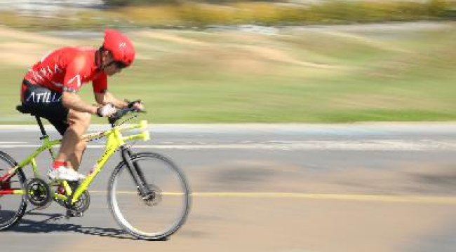 200 kilometre hıza ulaşmak için pedal çevirecek