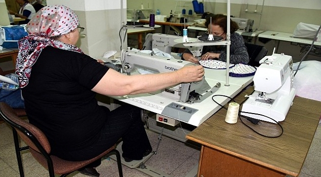 Aliağa'daki merkez, yılda 8 bin kursiyere kapılarını açıyor.