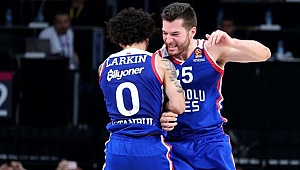 Anadolu Efes, Bayern Münih'i farklı geçti! İşte maçın özeti.