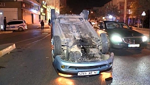 Bağcılar'da kontrolden çıkan otomobil takla attı.
