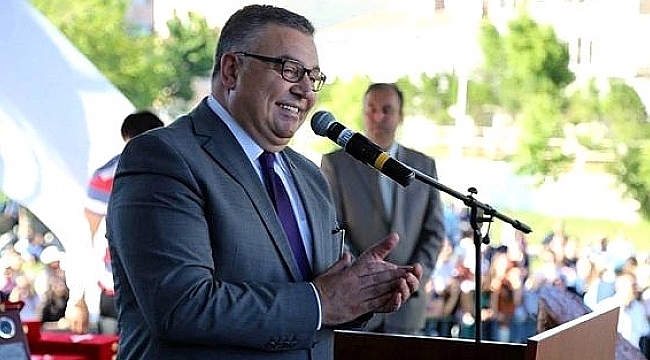 Belediye Başkanı'nın 'Getir götürümü yapar' diyen gence verdiği cevap olay oldu.