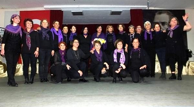 Burhaniyeli kadınlar, sahneledikleri oyunla 'şiddete hayır' dedi.