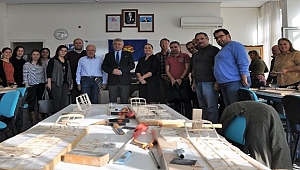 Çeşme'deki öğretmenler model uçak eğitimi aldı.