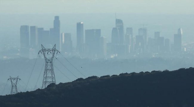 Hint siyasetçi, hava kirliliği için Pakistan ve Çin&#039;i suçladı