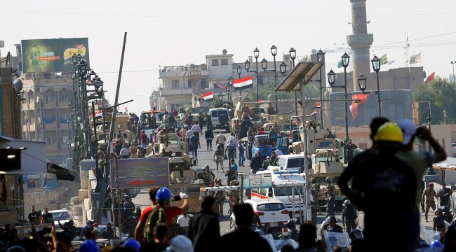 Irak&#039;ta göstericiler hükümetin istifasını ve başkanlık sistemine geçilmesini istiyor