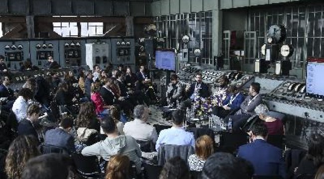 İstanbul Bilgi Üniversitesi'ndeki sempozyumda 'veri gizliliği' vurgusu