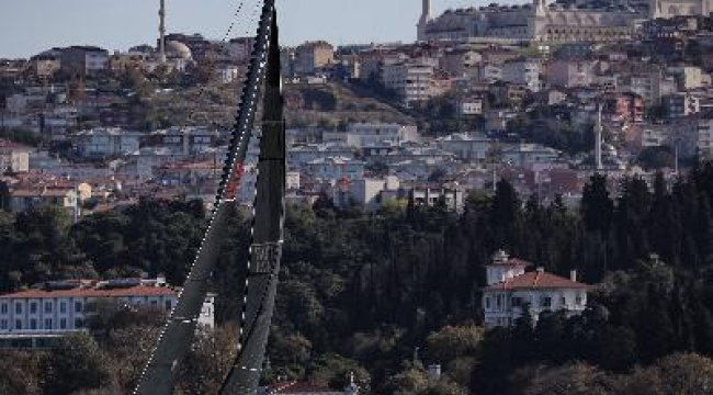 İstanbul Boğazı'nda yelkenli şöleni