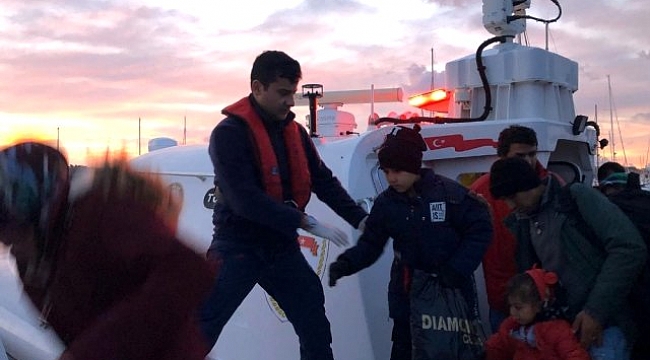 İzmir'de 111 kaçak göçmen yakalandı.