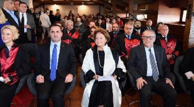 Mesut Yılmaz, ‘oğlunun hayali’ üniversitenin yeni akademik yılı açılışındaydı