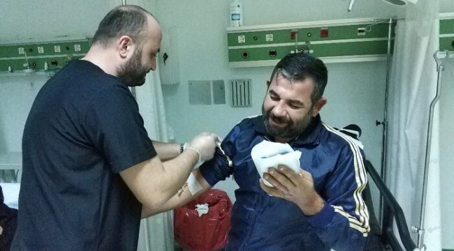 Tuttuğu balığın dikeni eline batınca zehirlendi