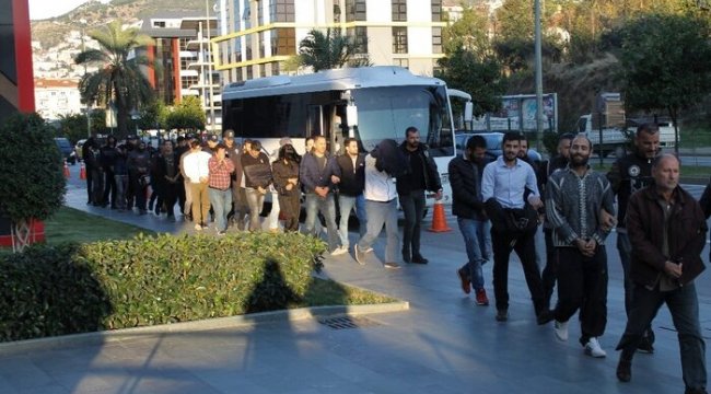 Alanya’da uyuşturucu operasyonuna 16 tutuklama