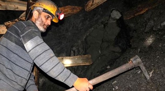 Dünya Madenciler Günü'nde yerin altında mesai.