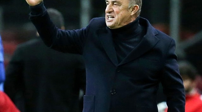 Fatih Terim yedek kulübesinde çılgına döndü!.