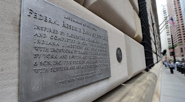 Fed: Trump’ın ticaret savaşları ABD’yi vurdu