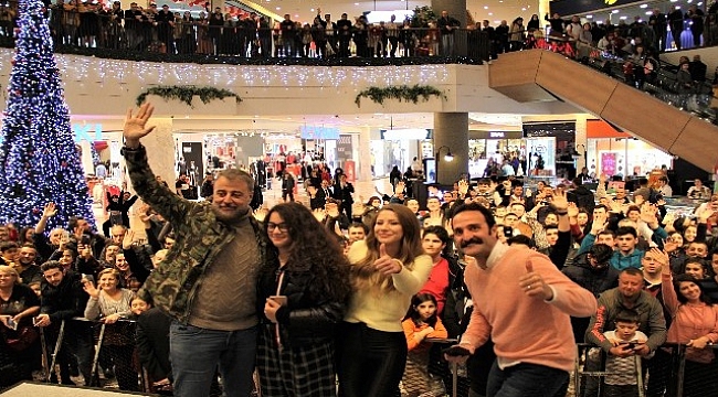 "Kırk Yalan" filmine İzmir'de özel gala.