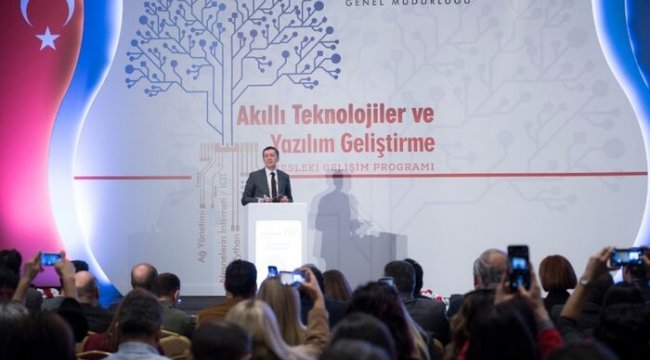 Bakan Selçuk’tan dijital çağ açıklaması