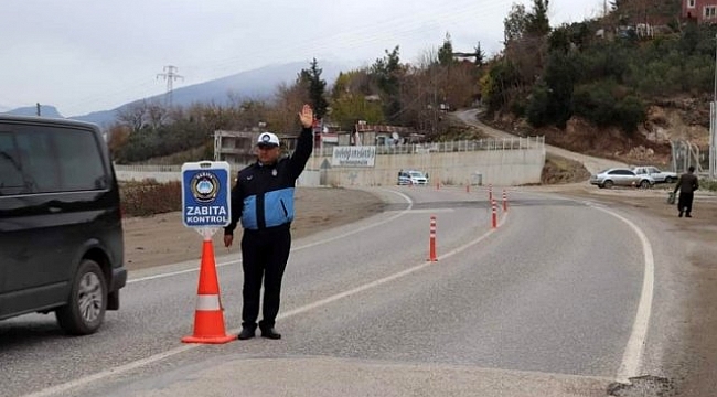 Düziçi Belediyesi ilçeye giren araçlardan "ayak bastı" parası alıyor.
