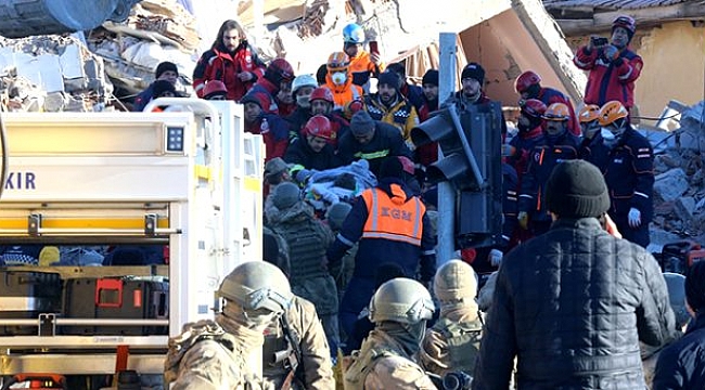 Elazığ'a gönderilen bir yardım paketinin içinden çıkan not, okuyanları duygulandırdı.