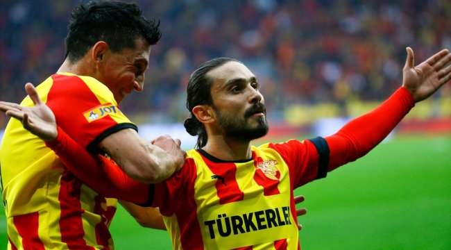 Gürsel Aksel Stadı'ndaki ilk golü Halil Akbunar kaydetti