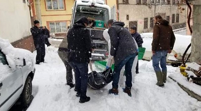 Kütahya'da vahşet! Evde bıçaklanmış kadın cesedi ile yakılmış erkek cesedi bulundu.
