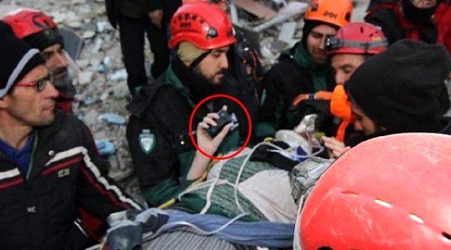 Yerini bildirdiği cep telefonu ile 13 saat sonra enkazdan çıkarıldı.