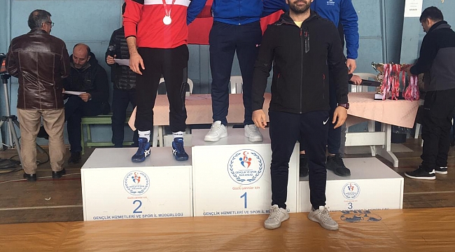 Bayraklılı güreşçiler İzmir ikincisi oldu.