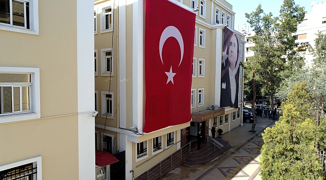 Bornova Belediyesi’nde bayrak nöbeti İdlib şehitlerine saygı Bornova’da etkinlikler iptal edildi.