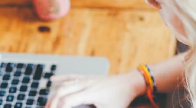 Ev kadınları internet bağımlısı oldu