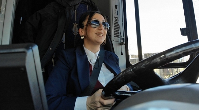 İstanbul'un şoför Nebahatları iş başında.