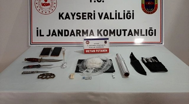 Kayseri'ye uyuşturucu sokmak isteyenleri jandarma engelledi.