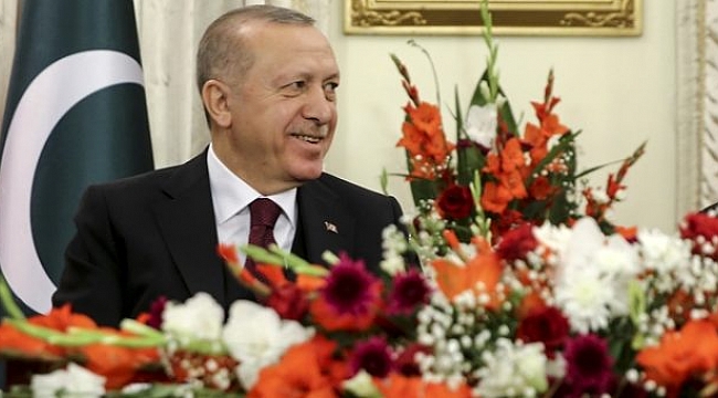Pakistan Başbakanı'ndan Erdoğan'ı mest eden sözler: Ülkemizde seçime girse kazanır.