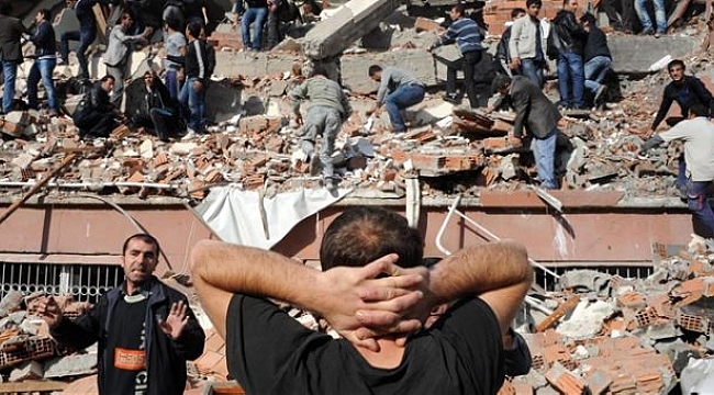 Son dakika: İran'daki depremin vurduğu Van'da can kaybı 10'a yükseldi.