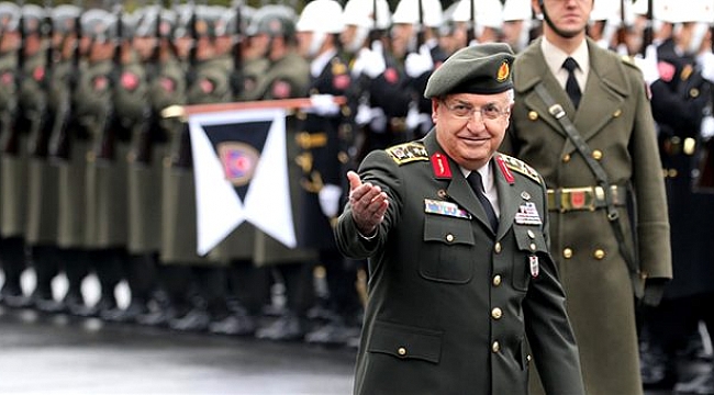 TSK üniformalarında yeni dönem başladı! Harici kıyafette şapka yerine bere dönemi.