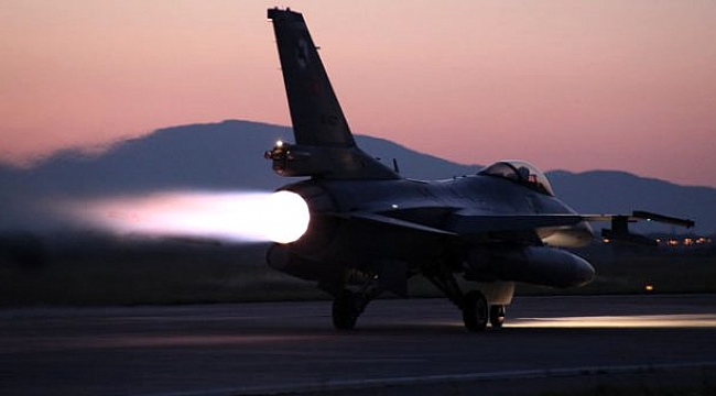 Türk savaş uçakları, hava sahası engelini uzun menzilli hassas güdümlü mühimmatlarla aştı.