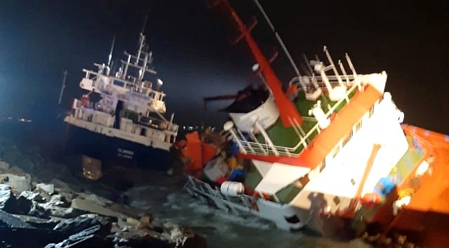 Tuzla açıklarında gemi kazasında yan yatan gemi havadan görüntülendi.