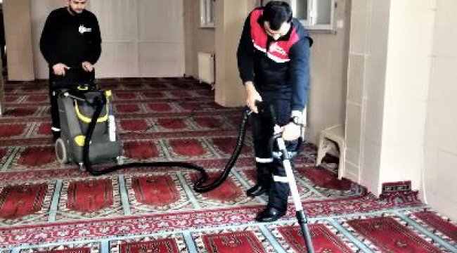 Ümraniye’deki camilerde kandil hazırlığı