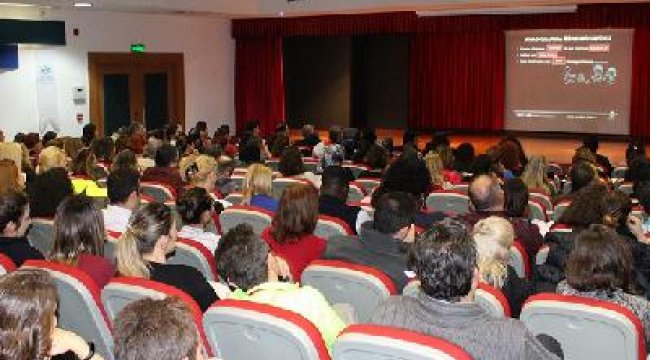 Veliler gelişim seminerinde bir araya geldi