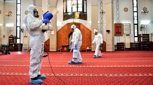BAE'de imamlara koronavirüs ayarı: Cuma namazı 10 dakikayı geçmesin.