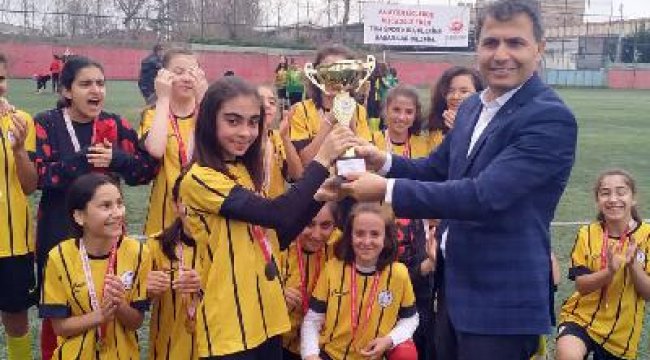 Bağcılarlı kızlar İstanbul şampiyonu oldu