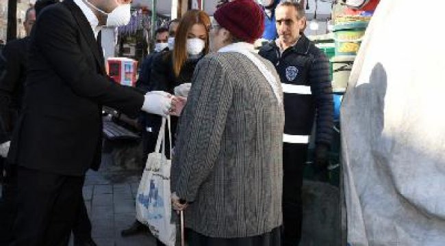 Beşiktaş Belediye Başkanı Rıza Akpolat, semt pazarı denetimine çıktı