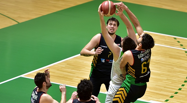 Bornova Belediyespor'dan sessiz galibiyet    Yeşil-beyazlılar play-off yolunda  üstüste üçüncü maçını kazandı.