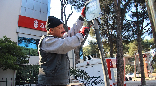 HÜRRİYET CADDESİNE LED LAMBALAR TAKILDI.