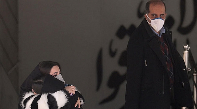 İran'da korona virüsünden ölenlerin sayısı 853'e yükseldi.