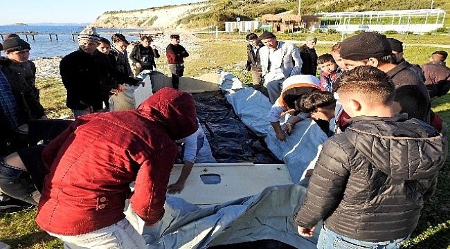 İzmir'den göçmenlerin Yunanistan'a gidişi yoğunlaştı.