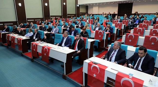 Kâğıthane Belediye meclisi şehitleri andı.