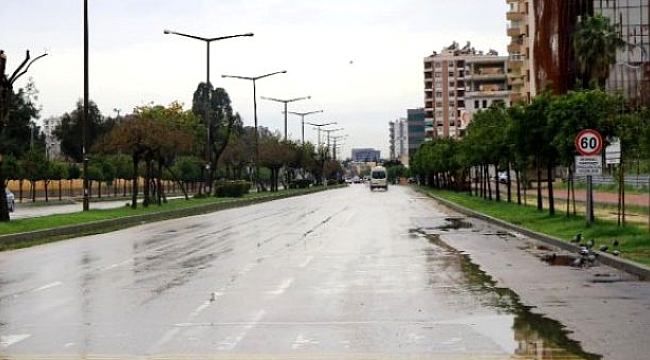 Karantina kuralına harfiyen uyan kent hayalet şehre döndü! Kimse dışarı çıkmıyor.