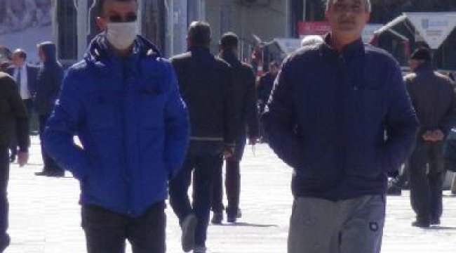 Koronavirüsü önlemlerini alan Silivri'de sokaklar boş kaldı