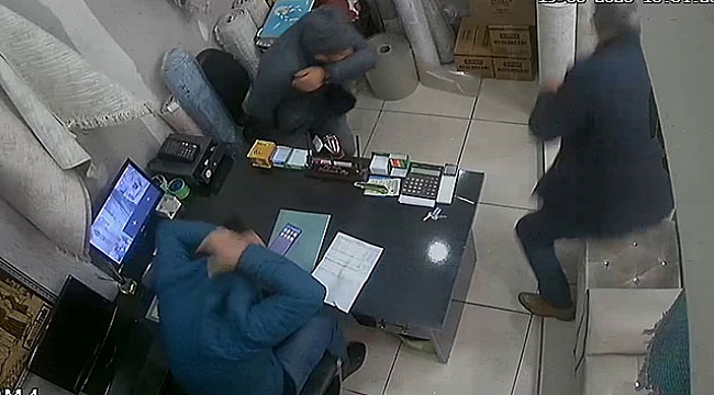 Müşteri hapşırdı mağaza karıştı.