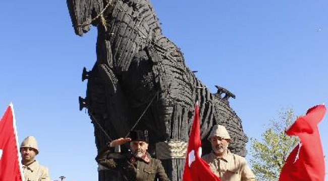Şehitler için Çanakkale'ye yürüyen gazi torunu, Eceabat'a ulaştı